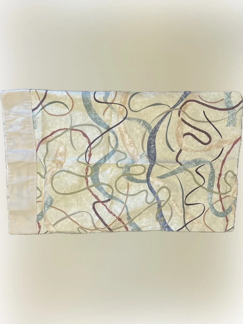🍄 Vintage Abstract Multicolor Ribbon Pillowcase Cream Multicolor